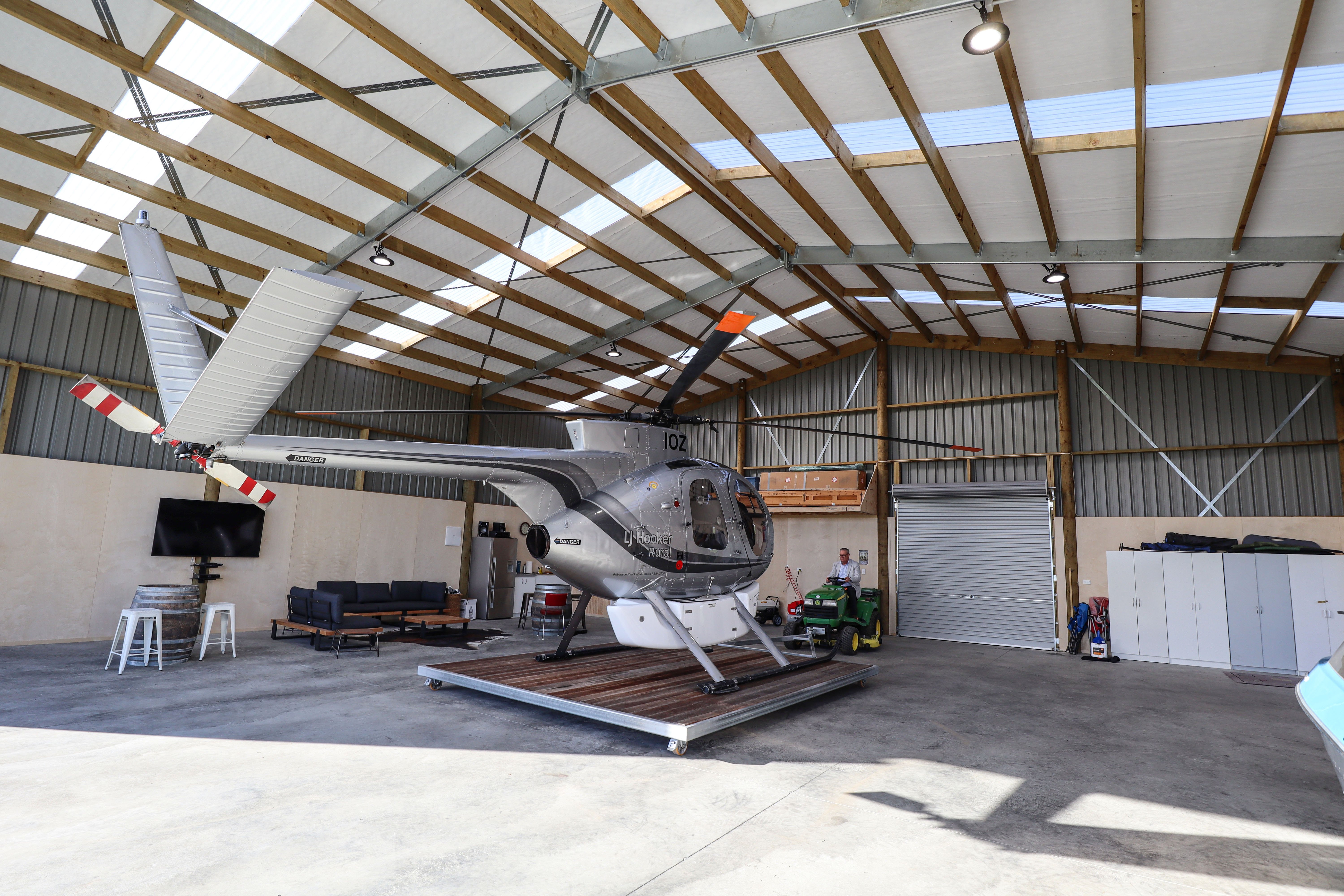 Hangar, Internal, Stephen, helicopter